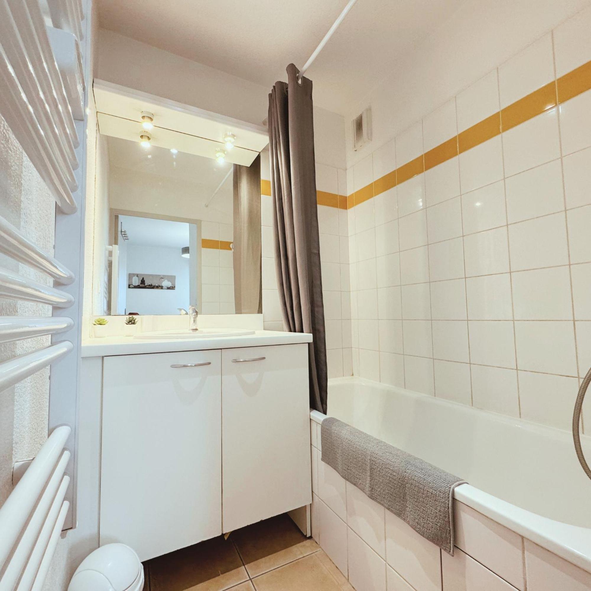 Appartement Résidence Privé Avec Parking Wifi Clim Piscine *