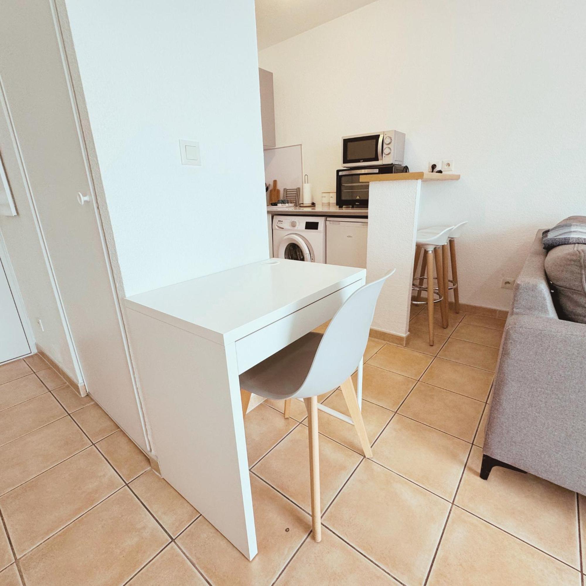 Résidence Privé Avec Parking Wifi Clim Piscine Avignon